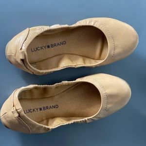 Been worn twice only!Lucky brand women’s Flats